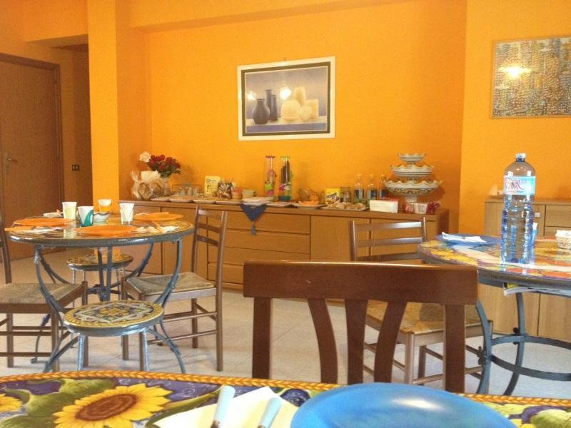 I Colori Dell'Arcobaleno Bed & Breakfast Santo Stefano di Camastra Exterior photo